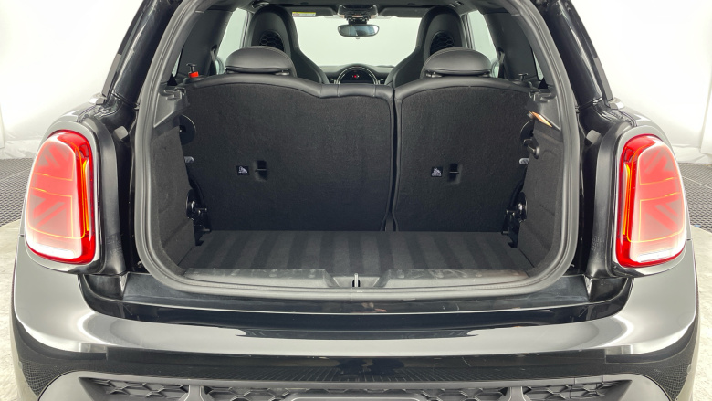 MINI Hatchback 1.5 Cooper Sport Premium 3dr Auto Petrol Hatchback